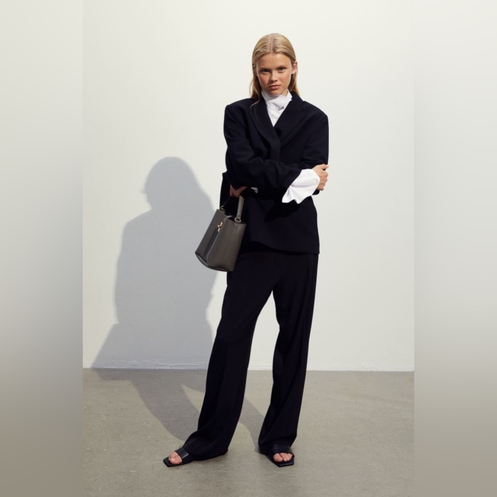H&M wide-cut black dress pants size 8 NWT